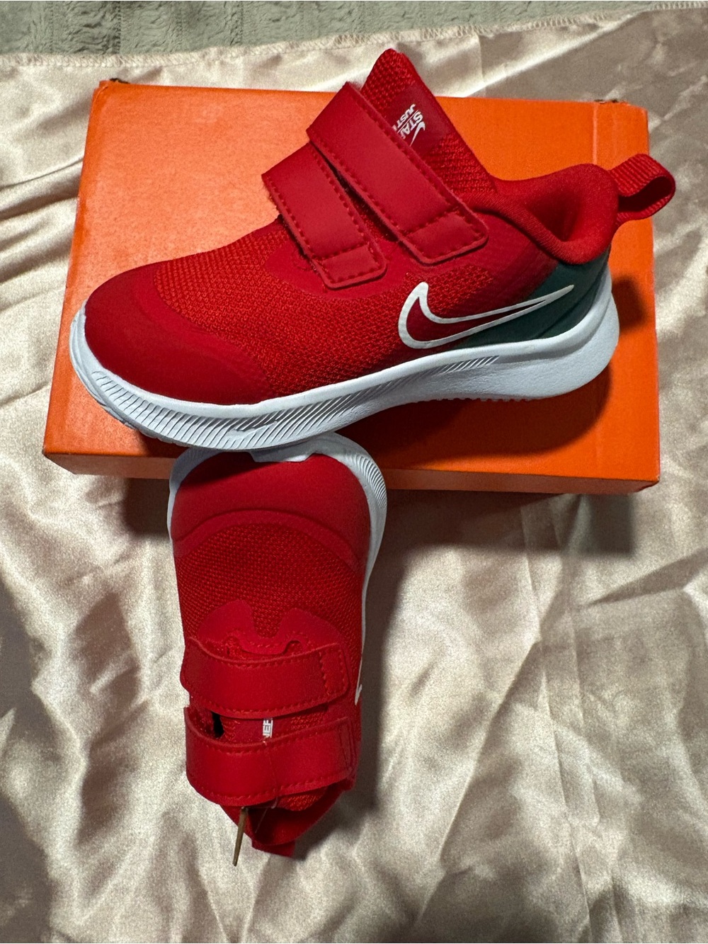 Nike Kids' Red and White Hook-and-Loop Sneakers BNWT AT-8/70